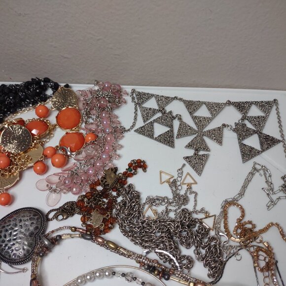 Lot Of Over 50 Necklaces - Picture 4 of 16